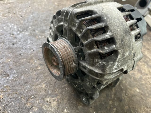 bontott AUDI A4 B8 Generátor