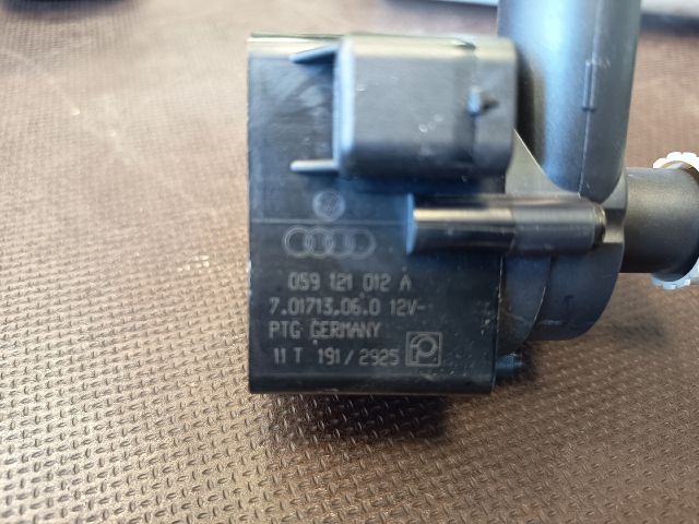 bontott AUDI A4 B8 Kiegészítő Vízszivattyú