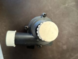 bontott AUDI A4 B8 Kiegészítő Vízszivattyú