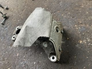 bontott AUDI A4 B8 Motor Tartó Bak (Fém)