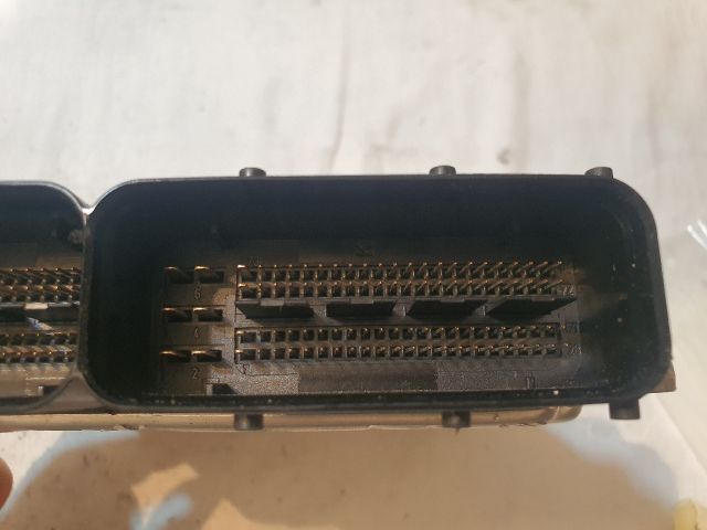 bontott AUDI A4 B8 Motorvezérlő