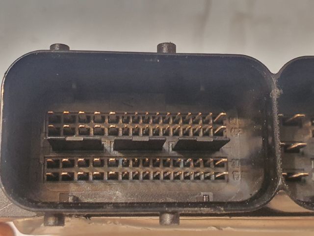 bontott AUDI A4 B8 Motorvezérlő