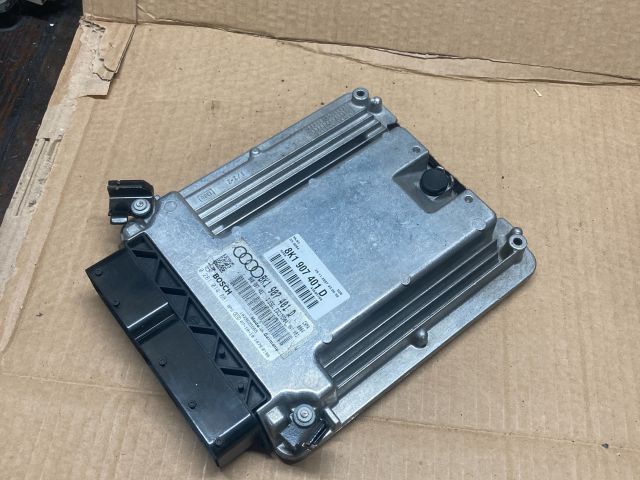 bontott AUDI A4 B8 Motorvezérlő