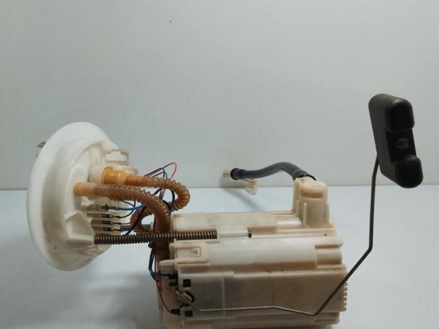 bontott AUDI A4 B8 Üzemanyag Szivattyú