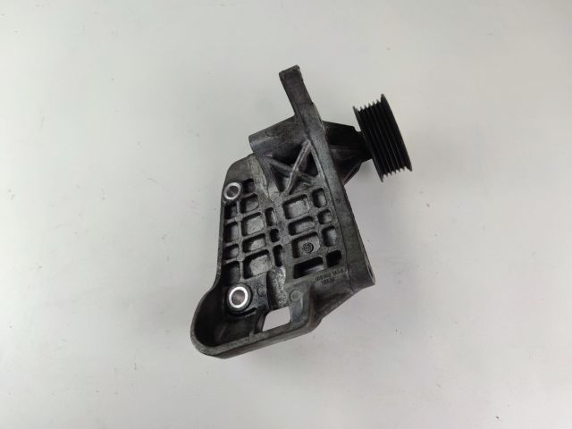 bontott AUDI A4 B8 Generátor Tartó Bak