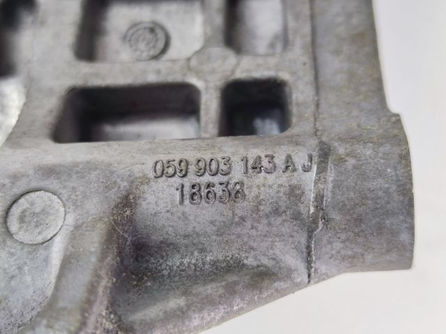 bontott AUDI A4 B8 Generátor Tartó Bak