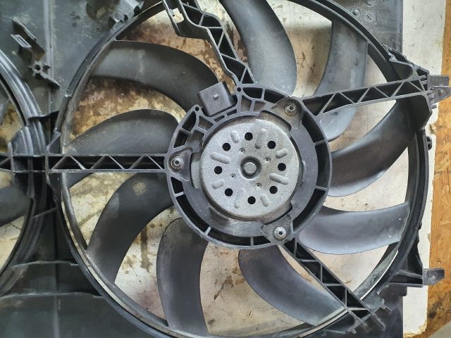 bontott AUDI A4 B8 Hűtőventilátor