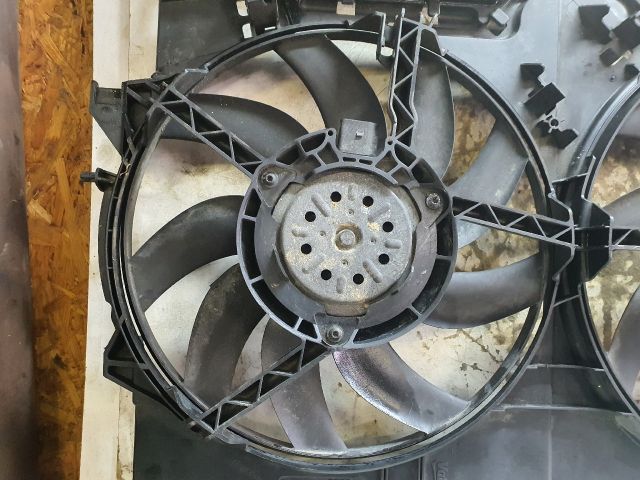 bontott AUDI A4 B8 Hűtőventilátor