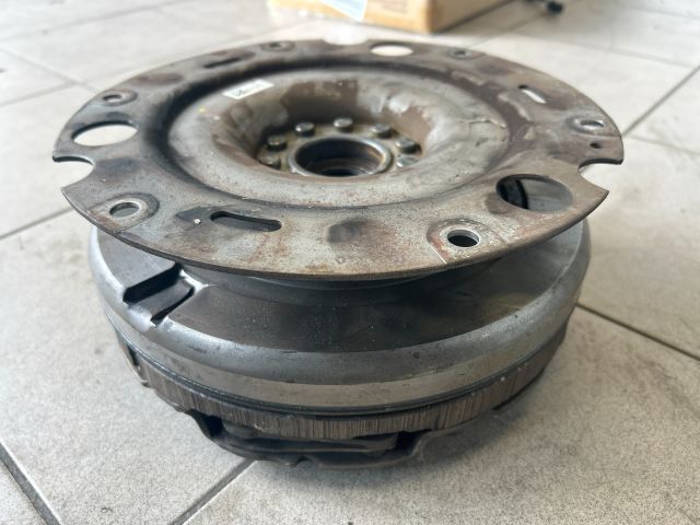 bontott AUDI A4 B8 Kettős tömegű Lendkerék