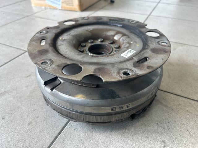 bontott AUDI A4 B8 Kettős tömegű Lendkerék