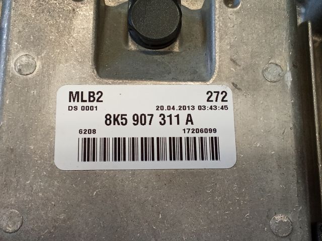 bontott AUDI A4 B8 Motorvezérlő