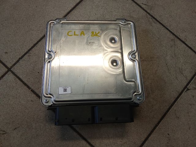 bontott AUDI A4 B8 Motorvezérlő