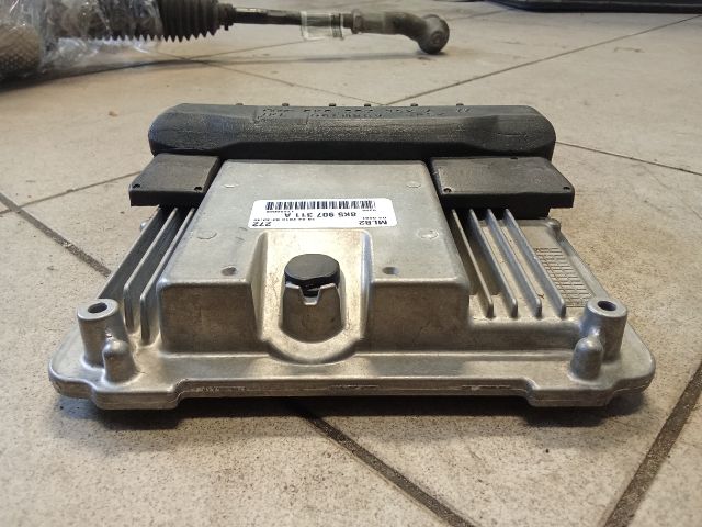 bontott AUDI A4 B8 Motorvezérlő