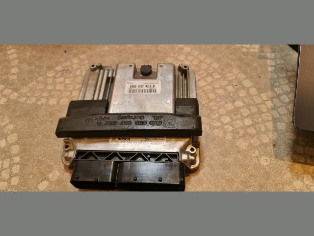 bontott AUDI A4 B8 Motorvezérlő