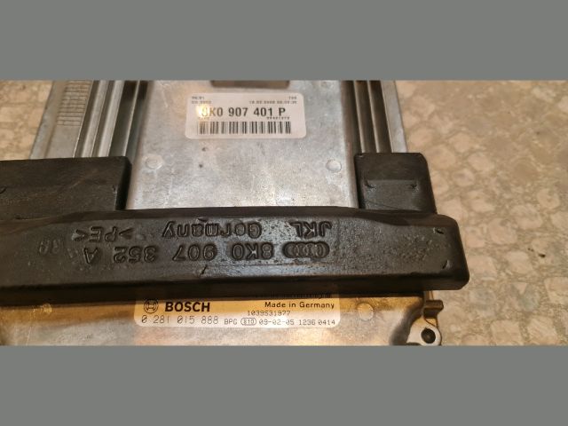 bontott AUDI A4 B8 Motorvezérlő