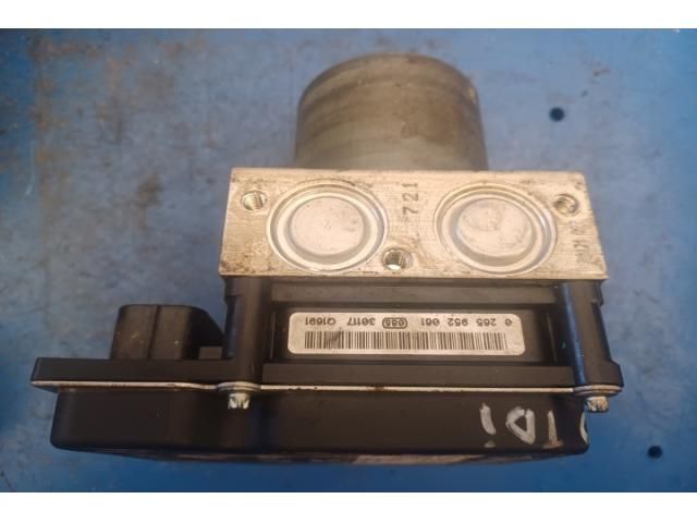 bontott AUDI A4 B8 ABS Kocka