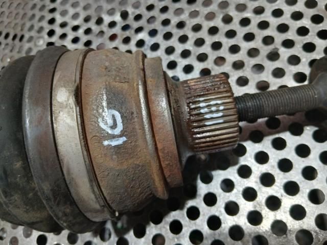 bontott AUDI A4 B8 Bal Féltengely