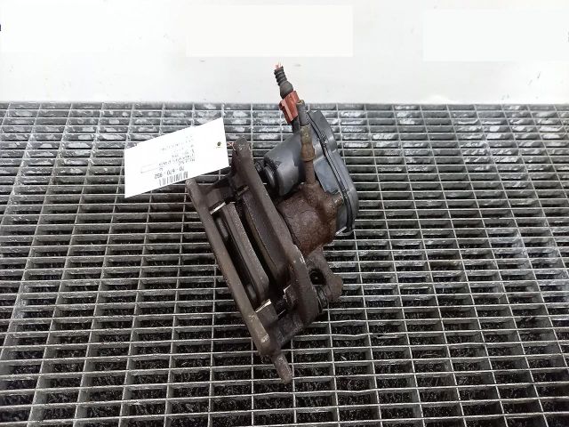 bontott AUDI A4 B8 Bal hátsó Féknyereg Munkahengerrel