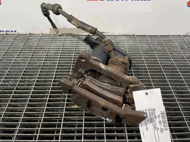 bontott AUDI A4 B8 Bal hátsó Féknyereg Munkahengerrel