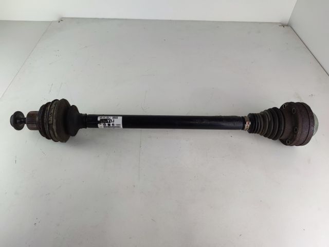 bontott AUDI A4 B8 Bal hátsó Féltengely