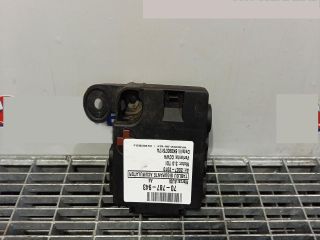 bontott AUDI A4 B8 Biztosítéktábla Motortér