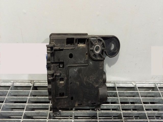 bontott AUDI A4 B8 Biztosítéktábla Motortér