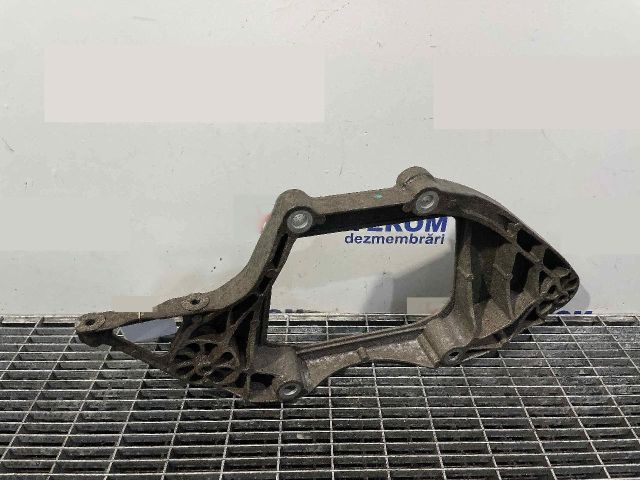 bontott AUDI A4 B8 Differenciálmű Tartó Bak