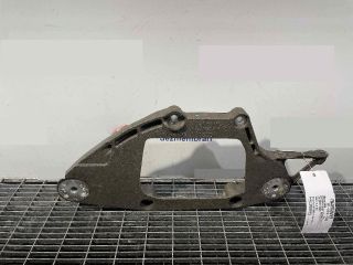 bontott AUDI A4 B8 Differenciálmű Tartó Bak