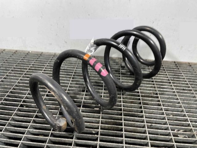 bontott AUDI A4 B8 Első Rugó