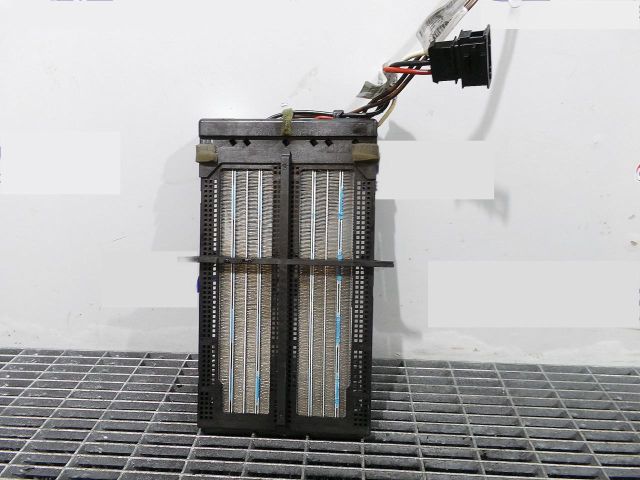 bontott AUDI A4 B8 Fűtőradiátor