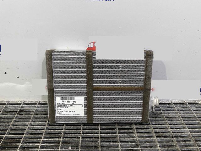 bontott AUDI A4 B8 Fűtőradiátor