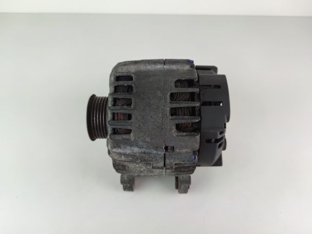 bontott AUDI A4 B8 Generátor