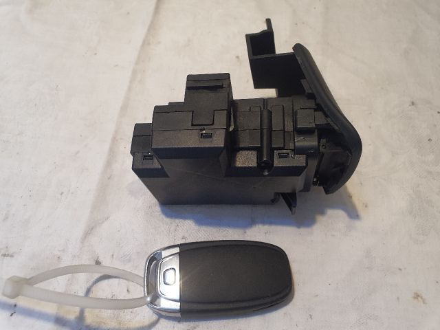 bontott AUDI A4 B8 Gyújtáskapcsoló Házzal