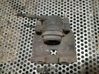 bontott AUDI A4 B8 Jobb első Féknyereg Munkahengerrel