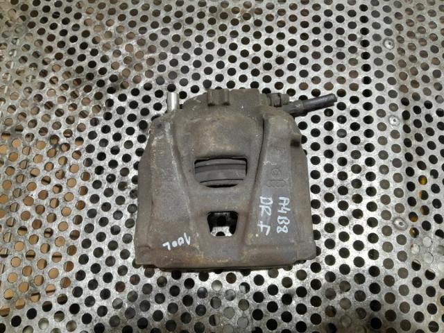 bontott AUDI A4 B8 Jobb első Féknyereg Munkahengerrel