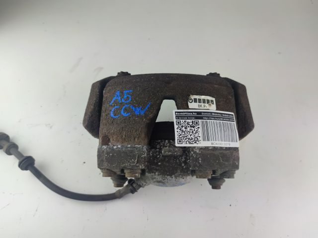 bontott AUDI A4 B8 Jobb első Féknyereg Munkahengerrel