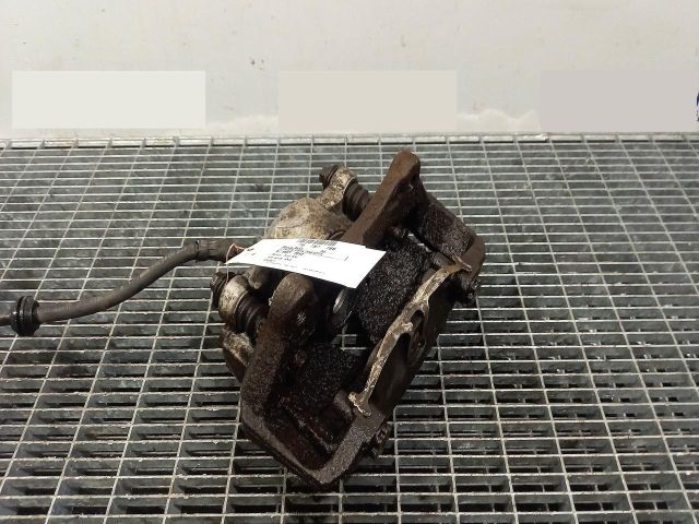 bontott AUDI A4 B8 Jobb első Féknyereg Munkahengerrel