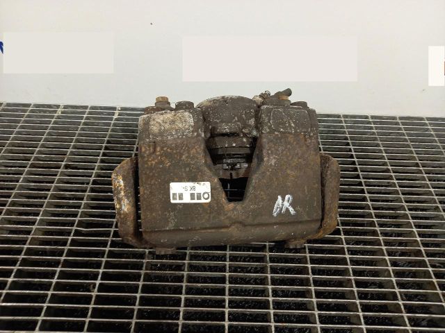 bontott AUDI A4 B8 Jobb első Féknyereg Munkahengerrel