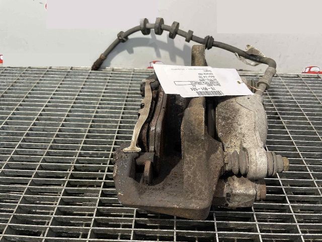 bontott AUDI A4 B8 Jobb első Féknyereg Munkahengerrel