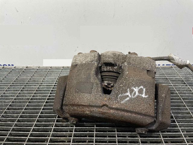 bontott AUDI A4 B8 Jobb első Féknyereg Munkahengerrel