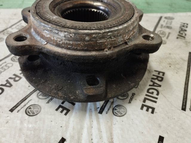 bontott AUDI A4 B8 Jobb első Kerékagy