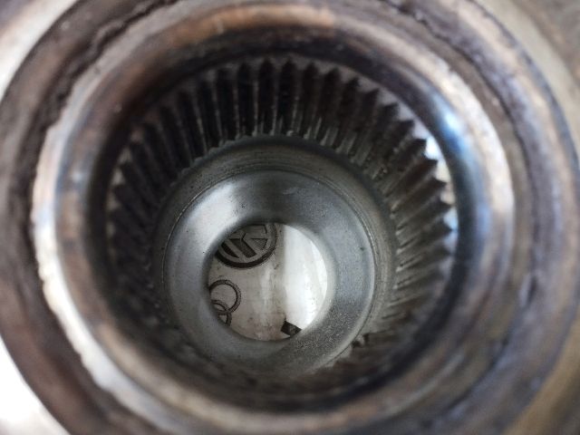 bontott AUDI A4 B8 Jobb első Kerékagy