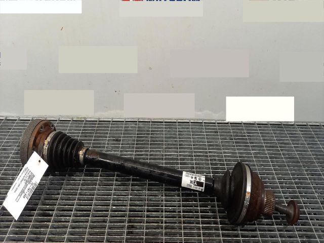 bontott AUDI A4 B8 Jobb hátsó Féltengely