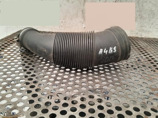 bontott AUDI A4 B8 Légbeömlő Cső
