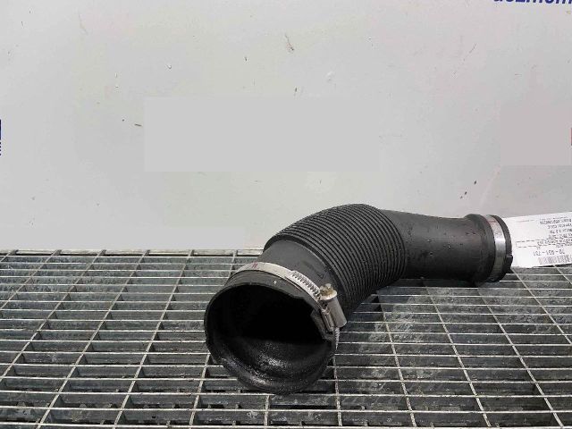 bontott AUDI A4 B8 Légbeömlő Cső