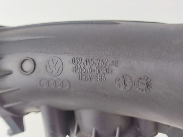 bontott AUDI A4 B8 Légbeömlő Cső