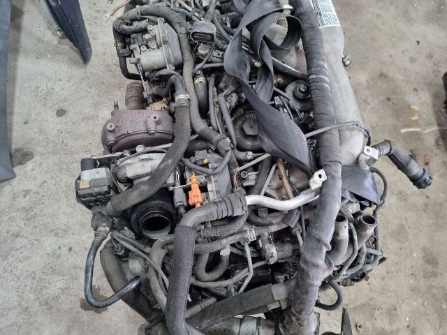 bontott AUDI A4 B8 Motor (Fűzött blokk hengerfejjel)