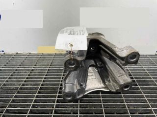 bontott AUDI A4 B8 Motor Tartó Bak Bal