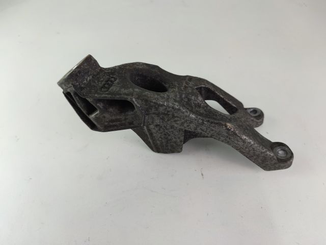 bontott AUDI A4 B8 Motor Tartó Bak Bal