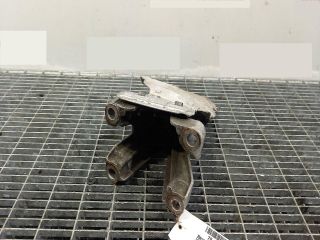 bontott AUDI A4 B8 Motor Tartó Bak Bal